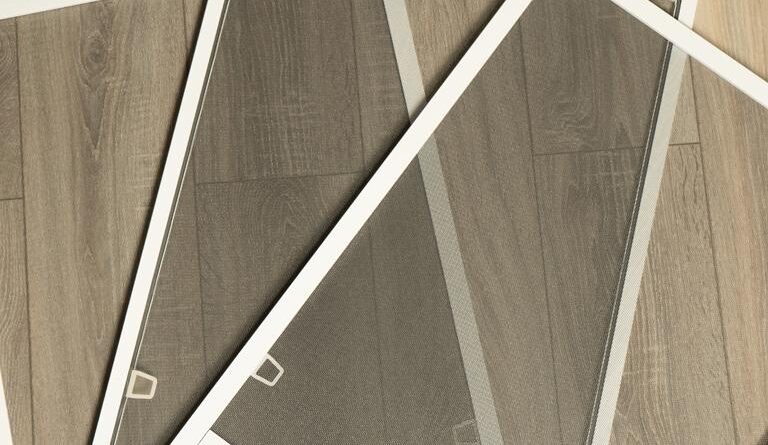 trzy siatki w białej ramce